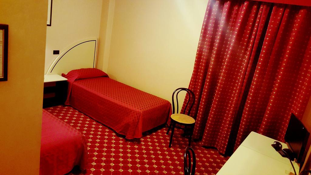 Hinterland Hotel Quartu SantʼElena Oda fotoğraf