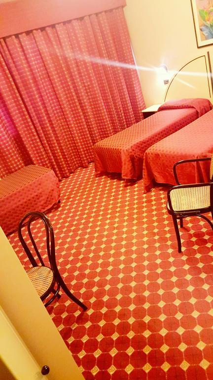 Hinterland Hotel Quartu SantʼElena Oda fotoğraf